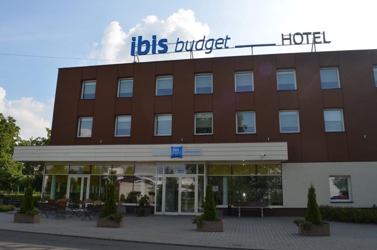 Ibis Budget Wroclaw Poludnie fasada 768x509